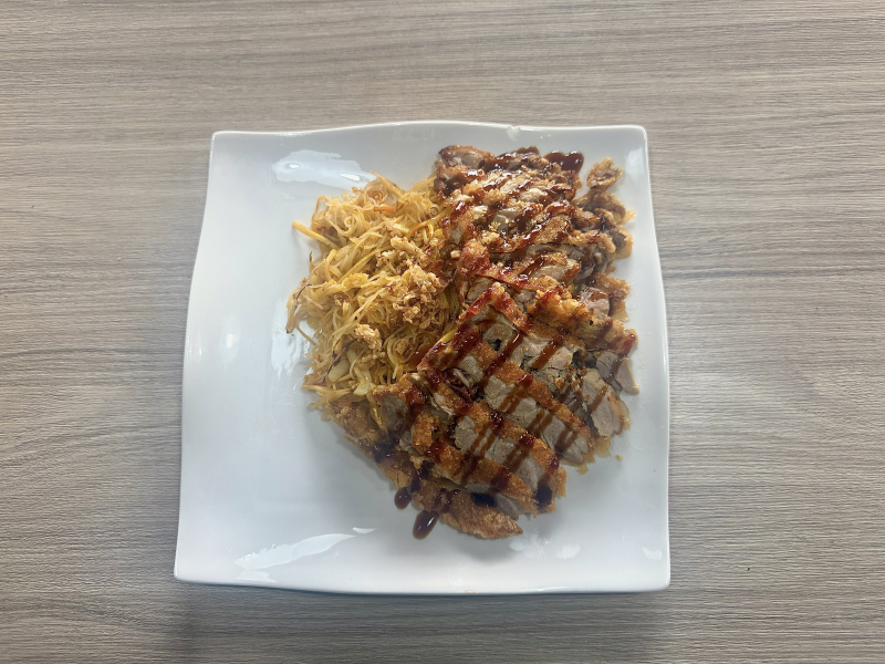 51. Smažené rýžové nudle kachna