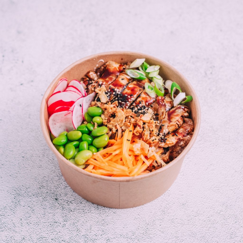 45. Kuřecí poke bowl