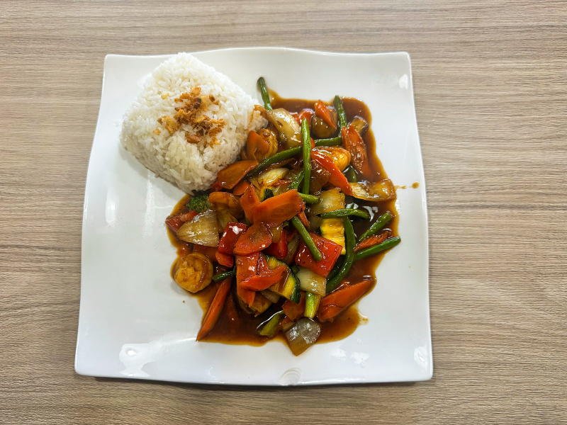 15. Kung pao krevety s rýži